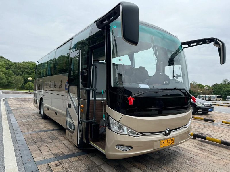 西双版纳旅游包车：畅游热带雨林的乐趣